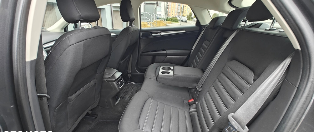 Ford Mondeo cena 64500 przebieg: 106000, rok produkcji 2017 z Września małe 277